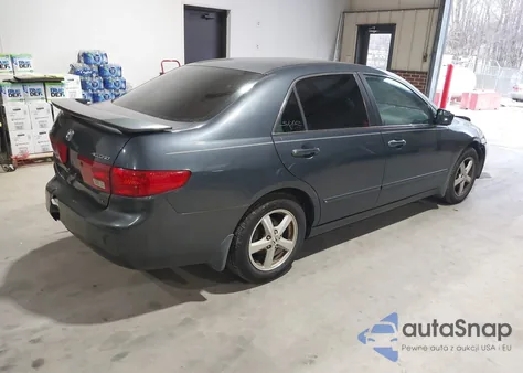 2005 Honda Accord 2.4 Ex z USA, uszkodzony, nr VIN 1HGCM56715A089261